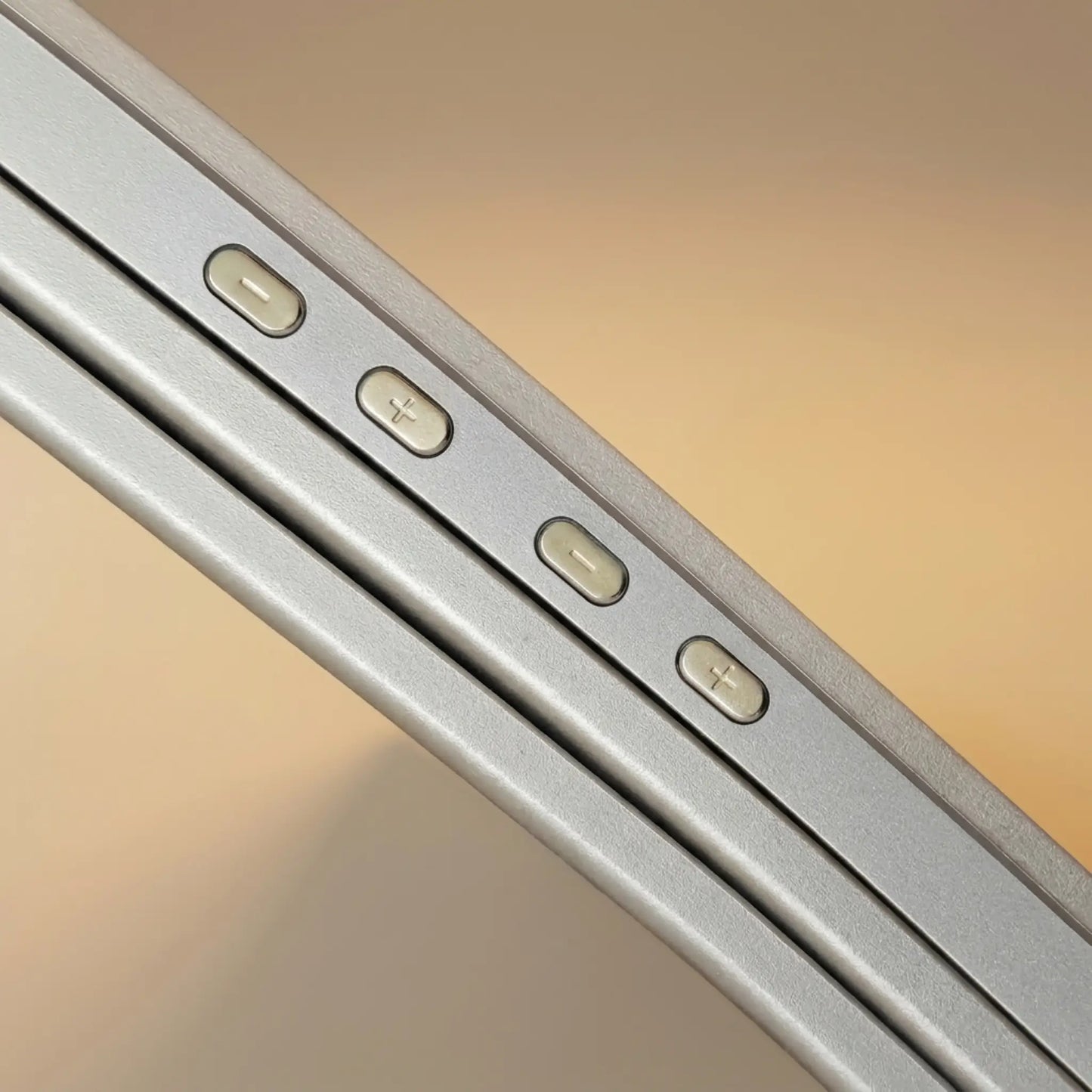 Lumis Duo - One-Cable Dual Monitor