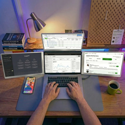 Lumis Trio - One-Cable Triple Monitor